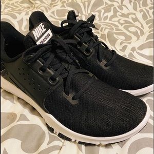 🌼NIKE TRAINERS🌼